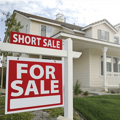 Avery MPI 3301 StaFlat™ Promotional Vinyl - Gloss White, Removable