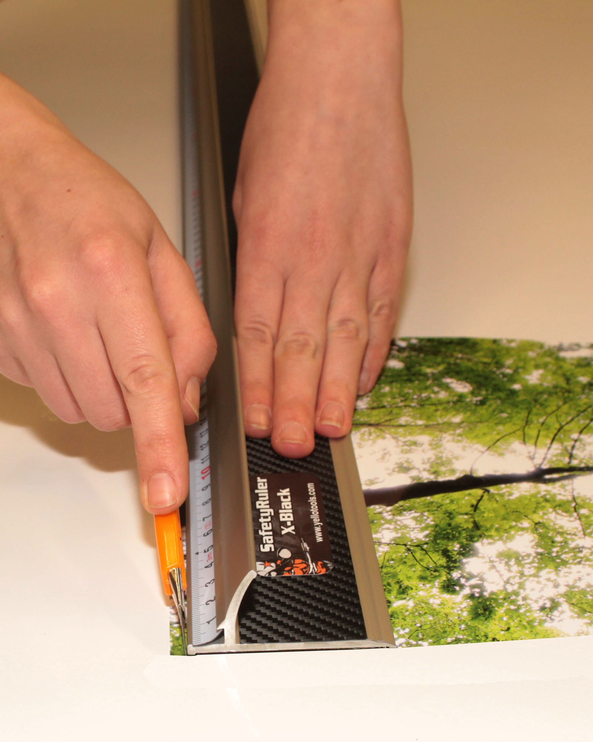 SafetyRuler X-Black - hardened cutting ruler 150cm